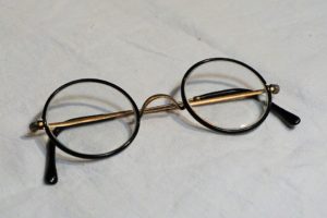 glasses-1097847_960_720